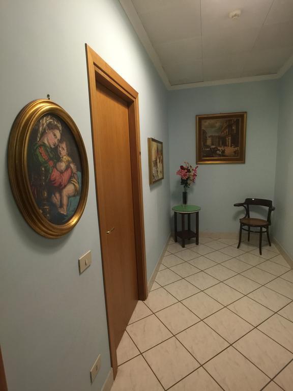 Готель Casa Religiosa Per Ferie Ancelle Del Santuario Рим Екстер'єр фото